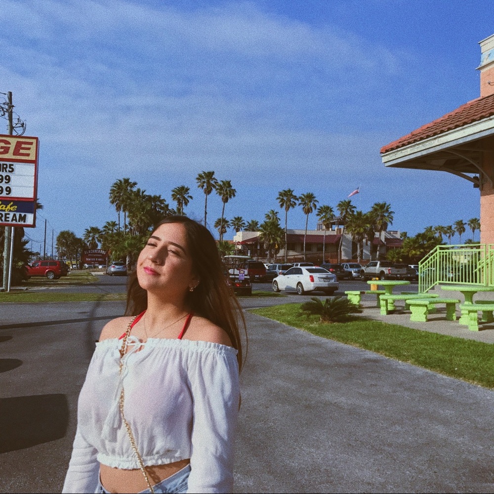 Meet your Posher, Selena